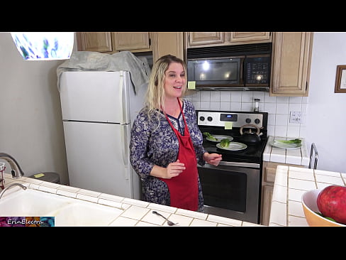 ❤️ Ibu tiri memerah susunya di dapur sebelum tarikhnya ️ Lucah pada ms.hentai-id.ru ️❤